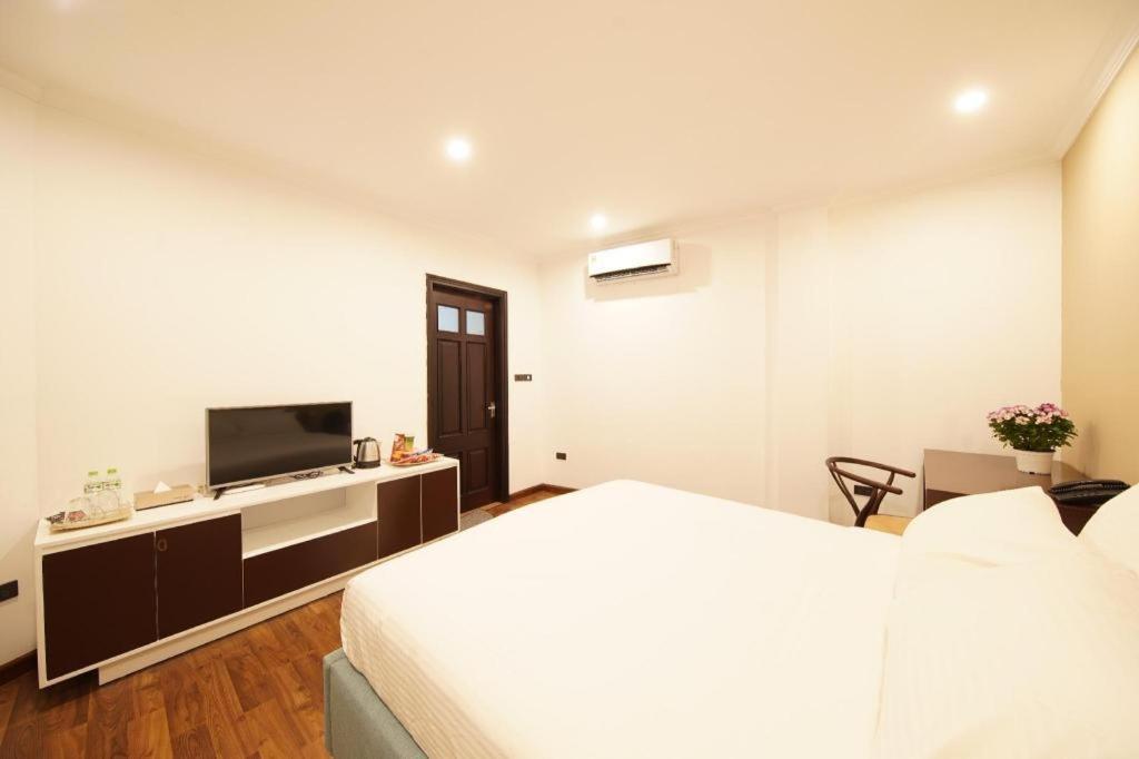 Hovi Hoang Cau 3 - My 3*